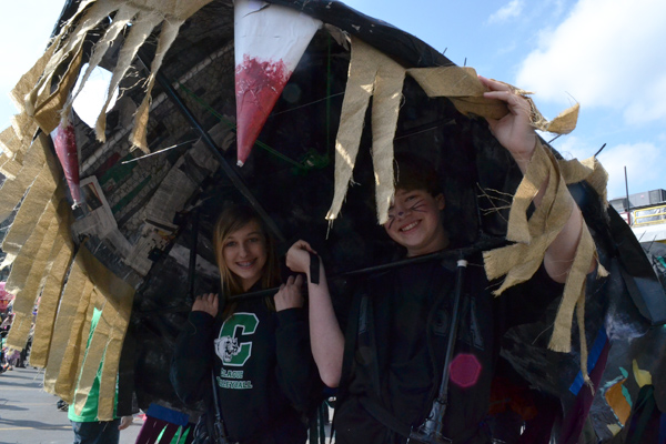 In the mouth of the dragon at Festifools!