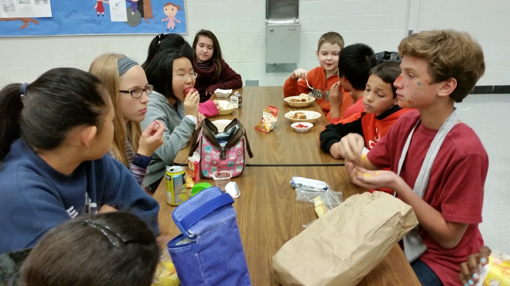 Mixing it up at lunch AAPS District News